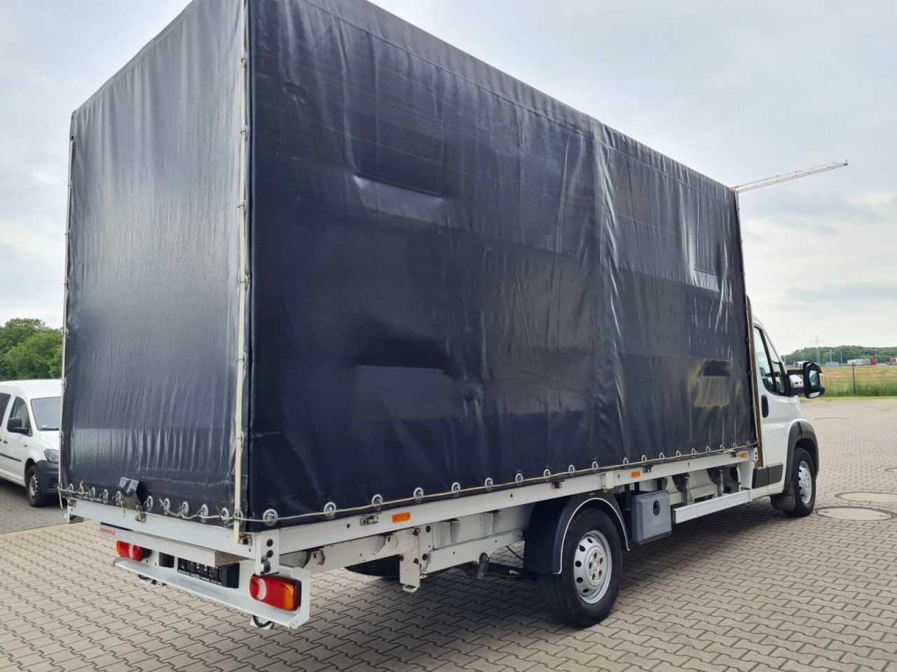 Peugeot Boxer 3,5t Pritsche Plane 2.2 HDi L4 435 - Van dengan terpal samping: gambar 5 Peugeot Boxer 3,5t Pritsche Plane 2.2 HDi L4 435 - Van dengan terpal samping: gambar 5