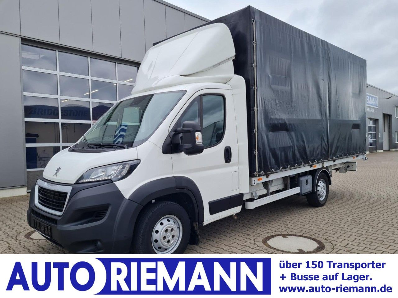 Peugeot Boxer 3,5t Pritsche Plane 2.2 HDi L4 435 - Van dengan terpal samping: gambar 1 Peugeot Boxer 3,5t Pritsche Plane 2.2 HDi L4 435 - Van dengan terpal samping: gambar 1