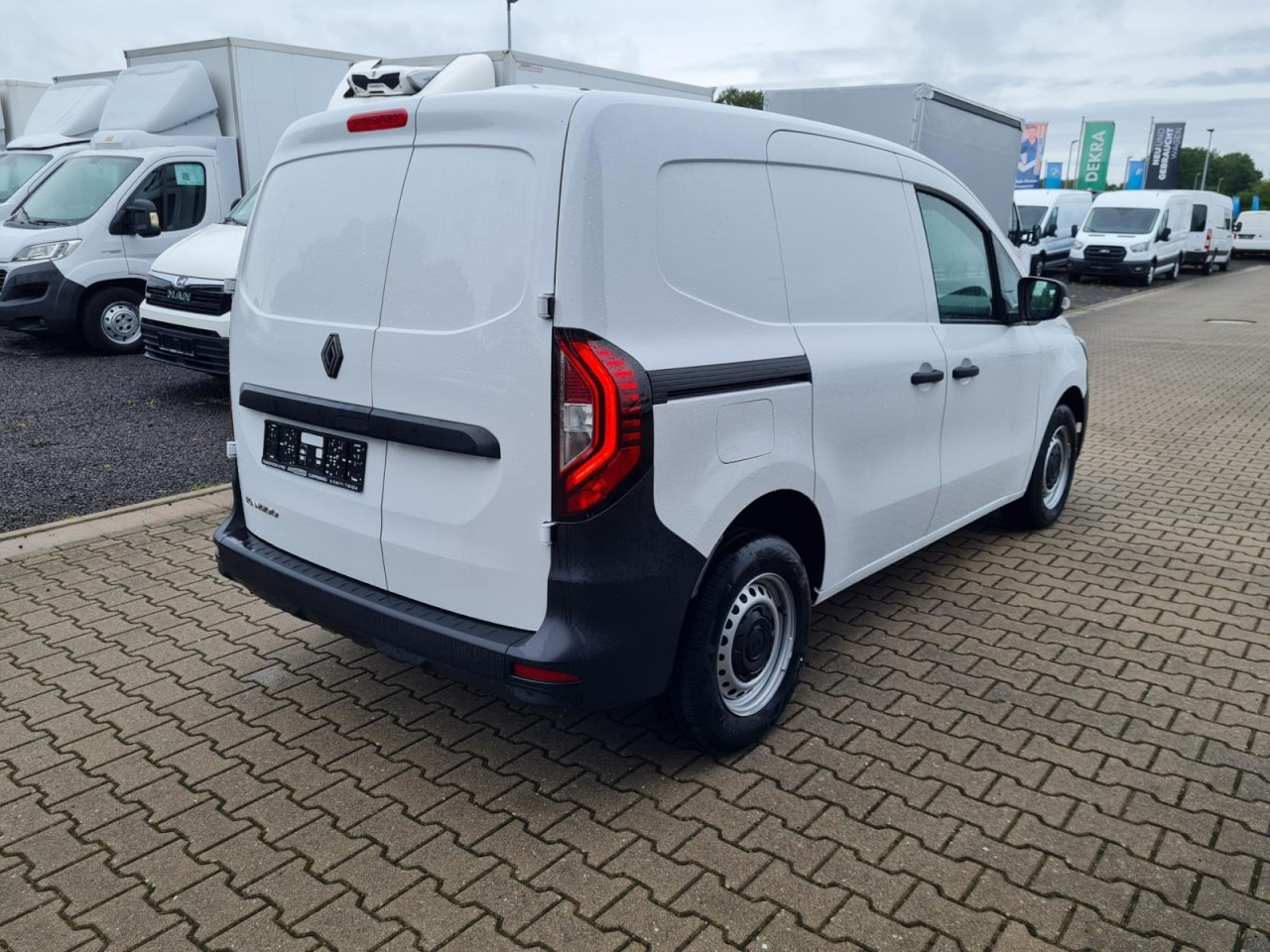 Renault Kangoo Van Kasten L1H1 TCe 1.3i KLIMA PDC TEMPOMAT - Van kecil: gambar 5 Renault Kangoo Van Kasten L1H1 TCe 1.3i KLIMA PDC TEMPOMAT - Van kecil: gambar 5