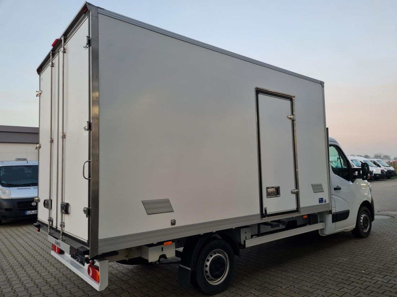 Renault Master 3.5t Möbel Koffer KLIMA LUFTFEDERUNG TEMP - Van box: gambar 4 Renault Master 3.5t Möbel Koffer KLIMA LUFTFEDERUNG TEMP - Van box: gambar 4