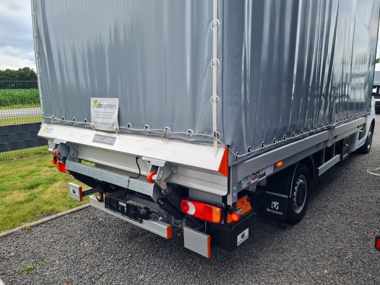 Renault Master 3,5t Pritsche Schiebe Plane dCi LBW Luftf - Van dengan terpal samping: gambar 4 Renault Master 3,5t Pritsche Schiebe Plane dCi LBW Luftf - Van dengan terpal samping: gambar 4