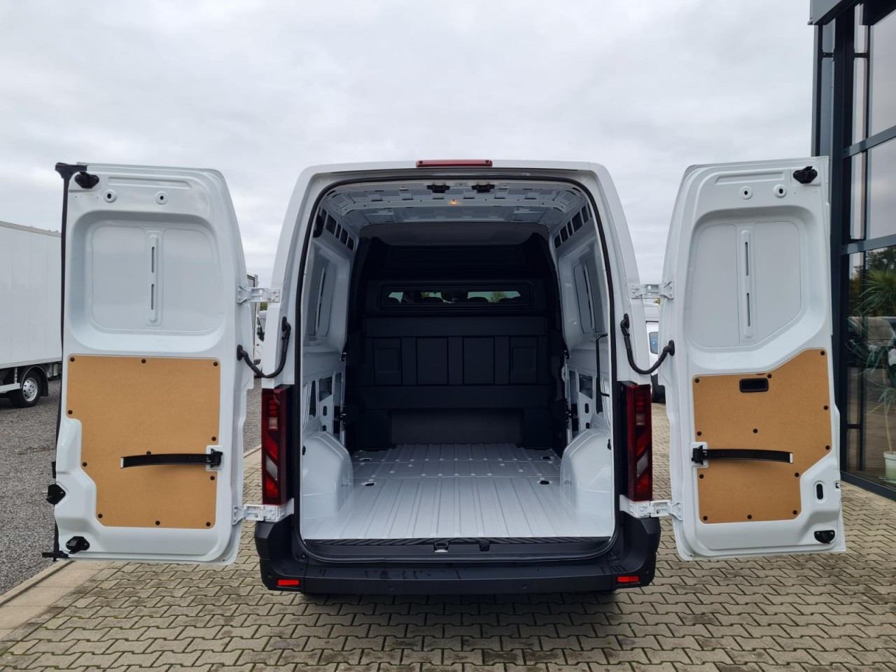 Renault Master 35 Kasten dCi Doka L3H2 KLIMA TEMPOMAT - Van kombi: gambar 5 Renault Master 35 Kasten dCi Doka L3H2 KLIMA TEMPOMAT - Van kombi: gambar 5