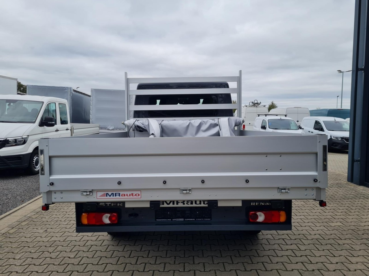 Renault Master 35 New Doka lang L3 AG Klima Komfort Tempomat - Van flatbed, Van kombi: gambar 5 Renault Master 35 New Doka lang L3 AG Klima Komfort Tempomat - Van flatbed, Van kombi: gambar 5