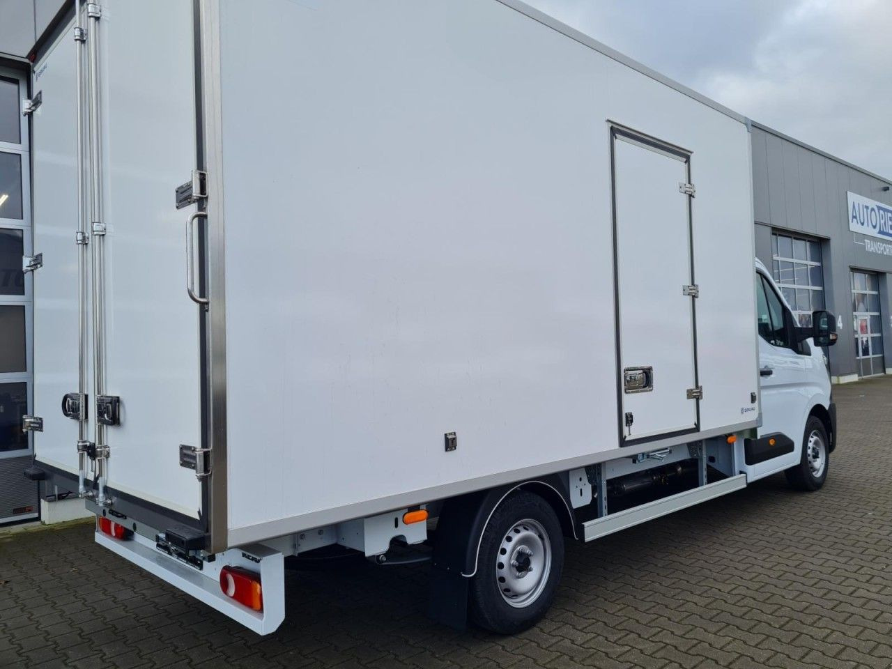 Renault Master 35 New Möbel Koffer KLIMA KAMERA TEMPOMAT - Van box: gambar 5 Renault Master 35 New Möbel Koffer KLIMA KAMERA TEMPOMAT - Van box: gambar 5