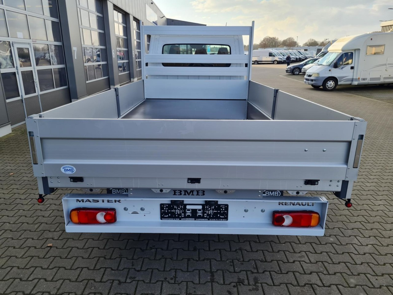 Renault Master New 35 Pritsche lang KLIMA KOMFORT TEMPOMAT - Van flatbed: gambar 5 Renault Master New 35 Pritsche lang KLIMA KOMFORT TEMPOMAT - Van flatbed: gambar 5