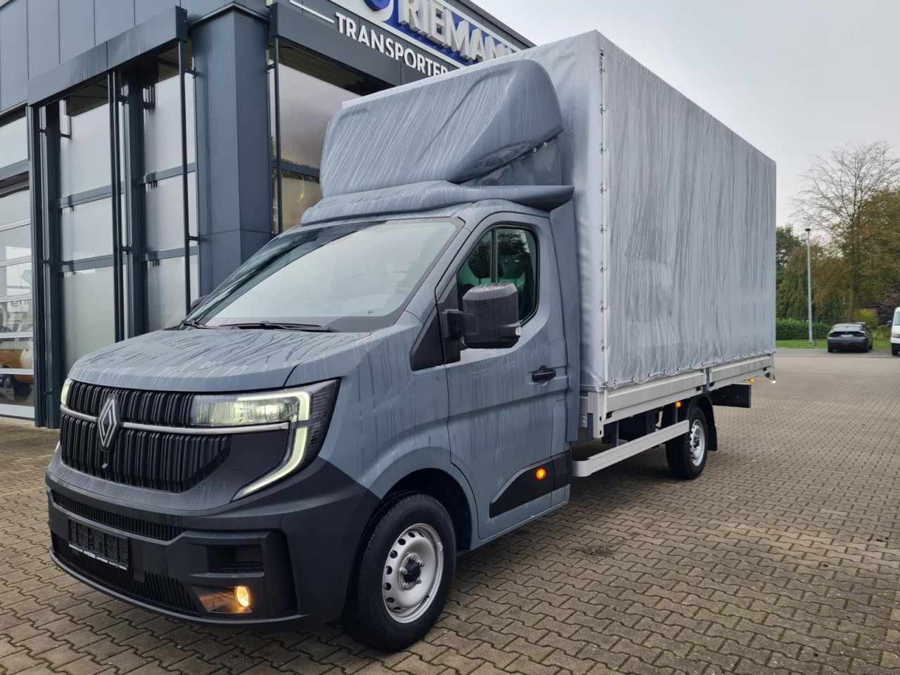 Renault Master Pritsche Schiebe Plane 10 Pal. LUFTFEDERUNG - Van dengan terpal samping: gambar 2 Renault Master Pritsche Schiebe Plane 10 Pal. LUFTFEDERUNG - Van dengan terpal samping: gambar 2