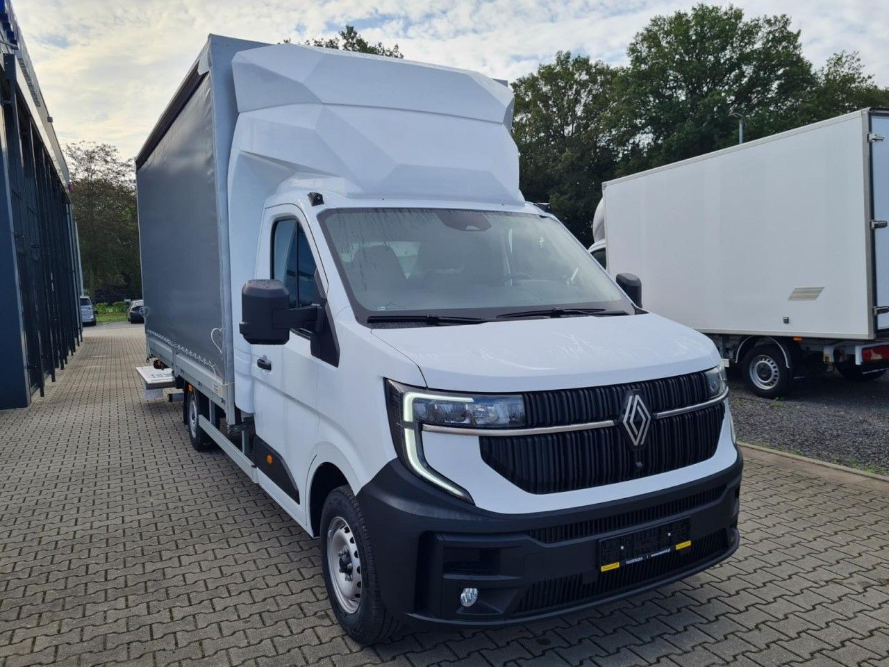 Renault Master Pritsche Schiebe Plane LBW 10 Pal. Luftfe - Van dengan terpal samping: gambar 2 Renault Master Pritsche Schiebe Plane LBW 10 Pal. Luftfe - Van dengan terpal samping: gambar 2