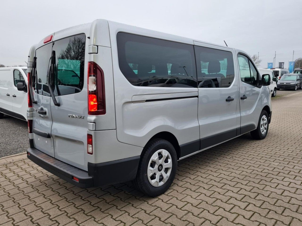 Renault Trafic Kombi 9-Sitze L2 Grand Equilibre KLIMA TE - Mobil: gambar 5 Renault Trafic Kombi 9-Sitze L2 Grand Equilibre KLIMA TE - Mobil: gambar 5