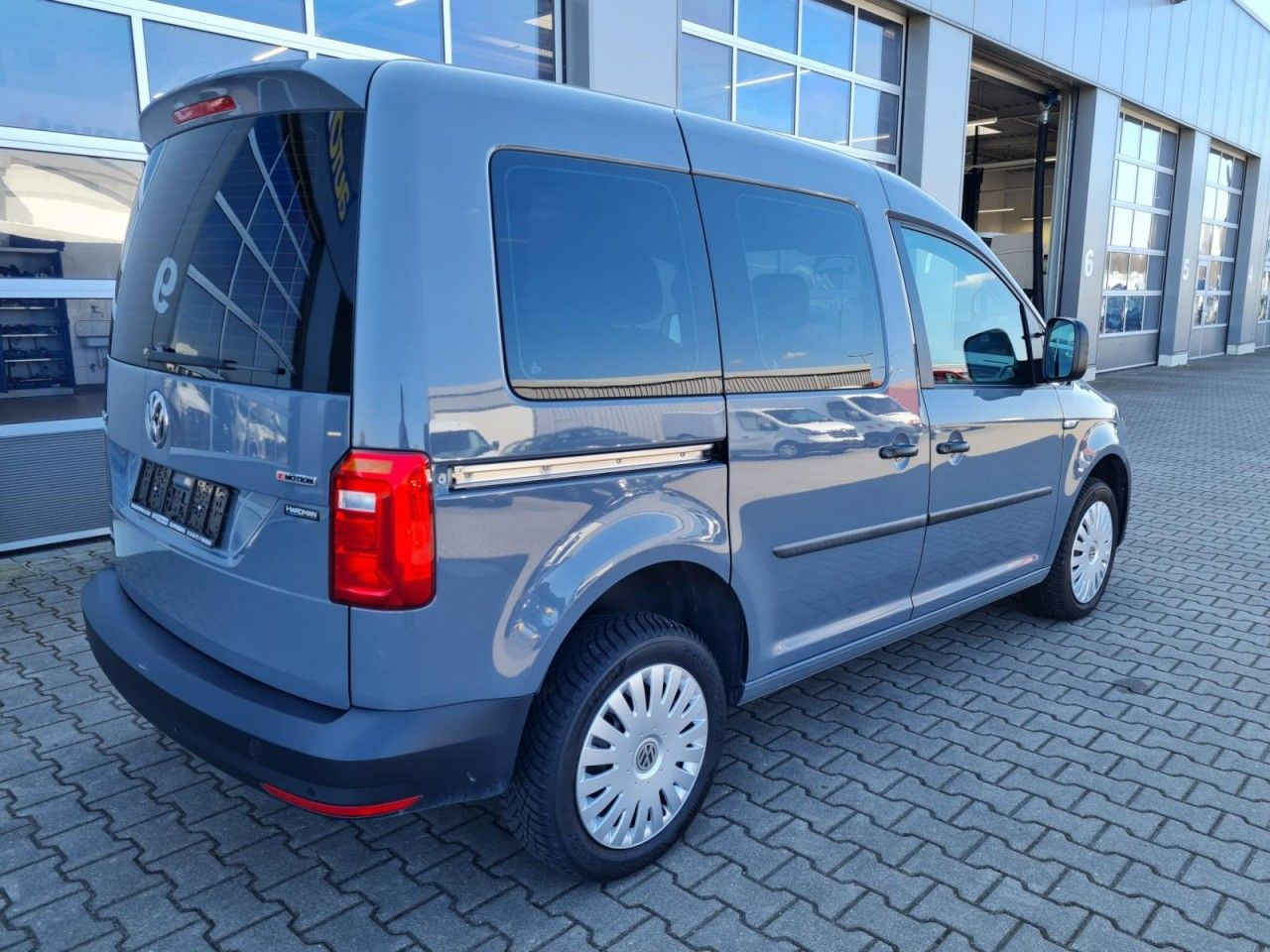 Volkswagen Caddy 4Motion TDi Kombi 5-Sitze REGALSYSTEM TEMP - Mobil: gambar 5 Volkswagen Caddy 4Motion TDi Kombi 5-Sitze REGALSYSTEM TEMP - Mobil: gambar 5