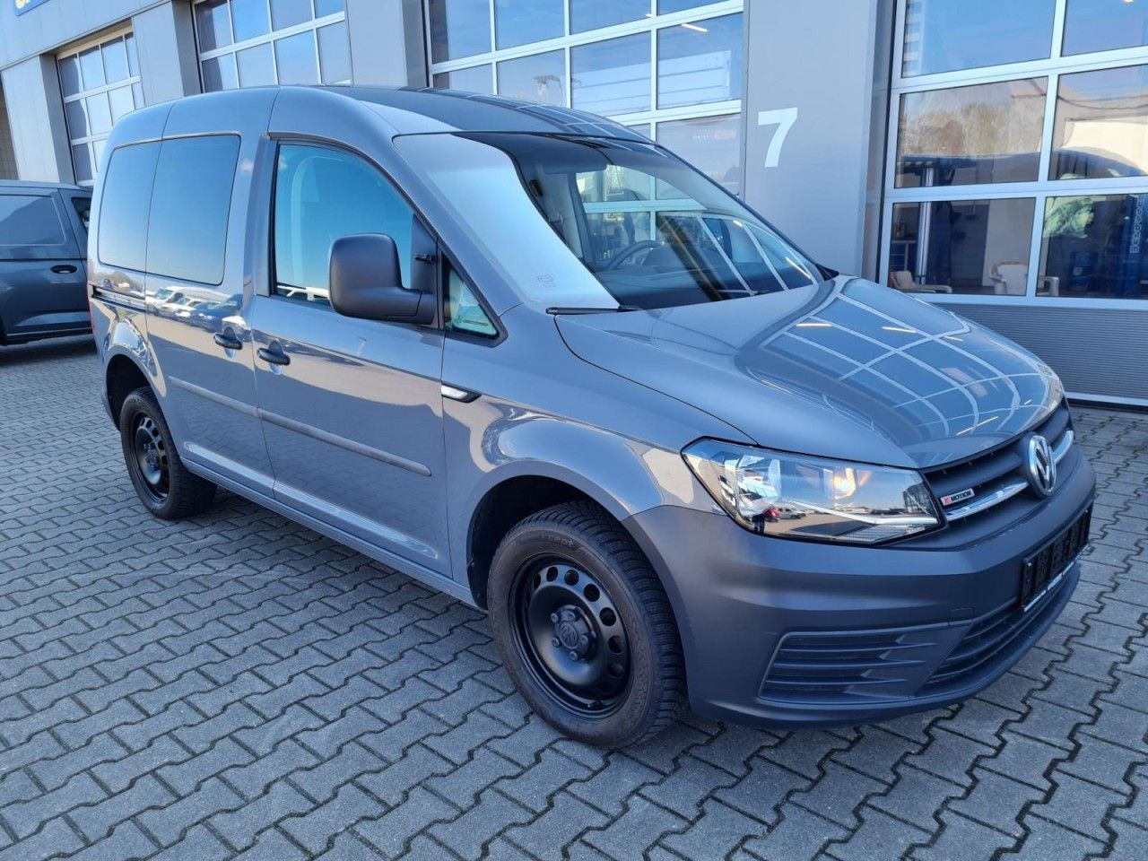 Volkswagen Caddy Kombi 4Motion TDi 5-Sitze KLIMA STHZ TEMPO - Van penumpang: gambar 3 Volkswagen Caddy Kombi 4Motion TDi 5-Sitze KLIMA STHZ TEMPO - Van penumpang: gambar 3