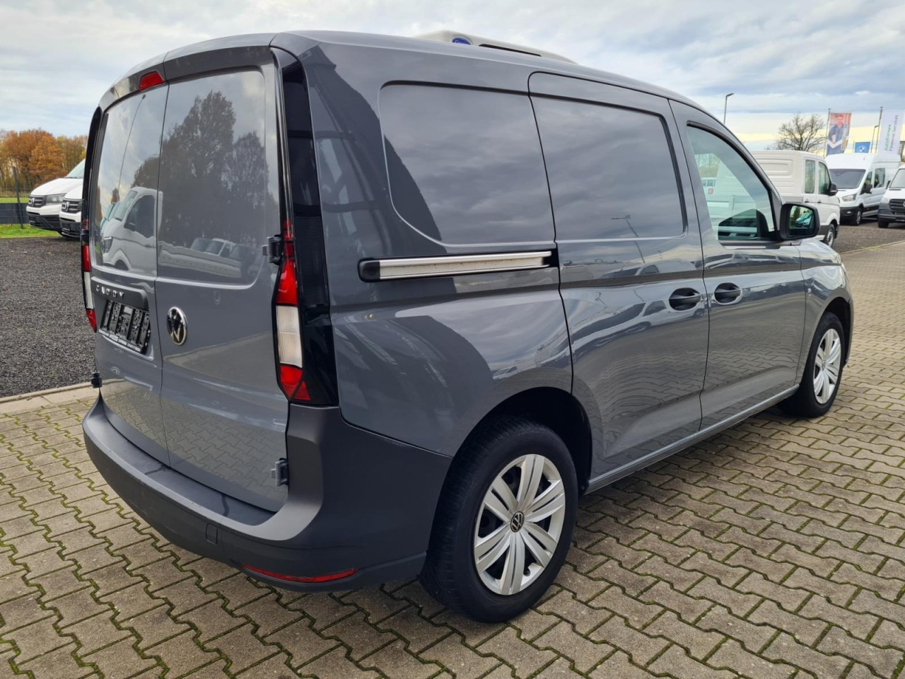Volkswagen Caddy Kühlkasten Cargo 2.0 TDI KLIMA TEMPOMAT - Van berpendingin: gambar 4 Volkswagen Caddy Kühlkasten Cargo 2.0 TDI KLIMA TEMPOMAT - Van berpendingin: gambar 4