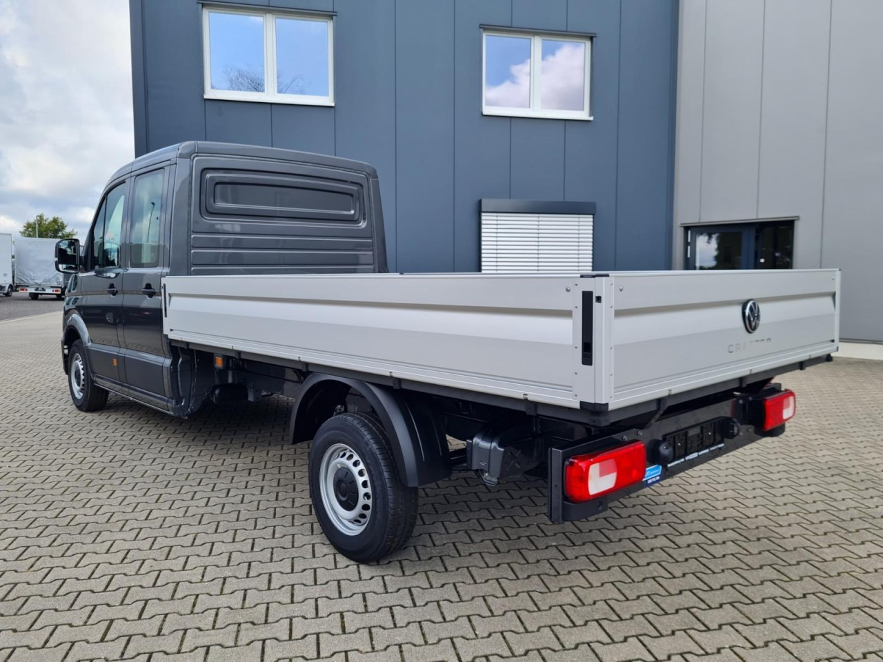 Volkswagen Crafter 35 Doka 7-Sitze MAXI L4 KLIMA TEMPOMAT - Van flatbed, Van kombi: gambar 4 Volkswagen Crafter 35 Doka 7-Sitze MAXI L4 KLIMA TEMPOMAT - Van flatbed, Van kombi: gambar 4