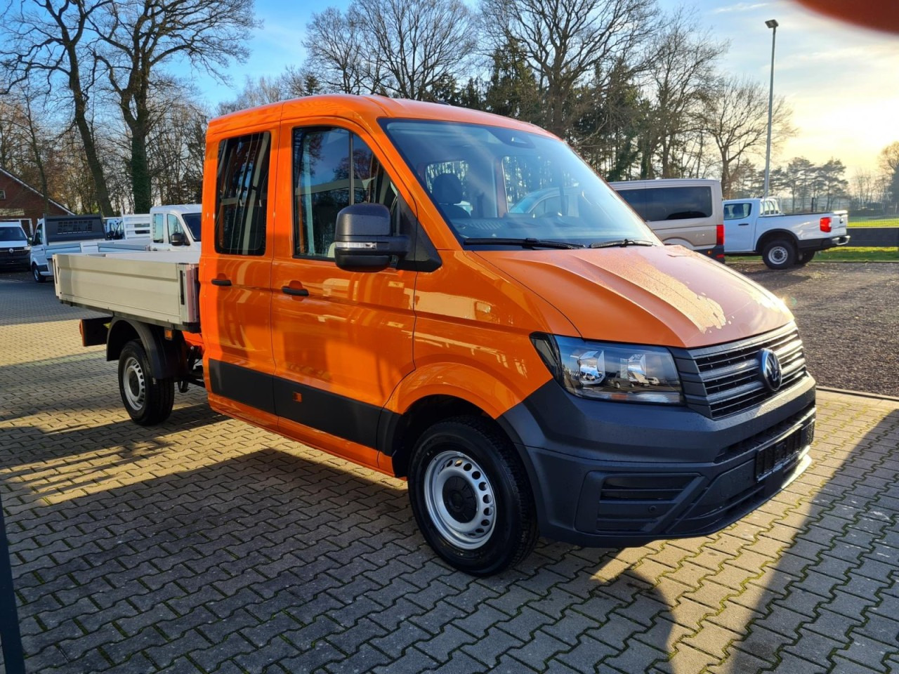 Volkswagen Crafter 35 Doka 7-Sitze MR AHK KLIMA PDC TEMPOMAT - Van flatbed, Van kombi: gambar 3 Volkswagen Crafter 35 Doka 7-Sitze MR AHK KLIMA PDC TEMPOMAT - Van flatbed, Van kombi: gambar 3