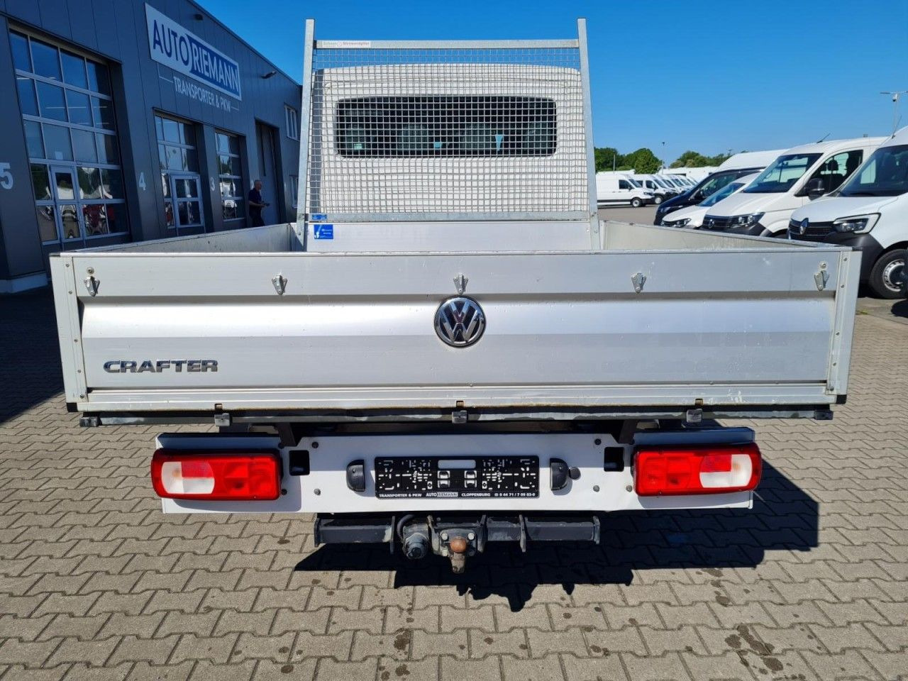 Volkswagen Crafter 35 Doka MR 7-Sitze AHK KLIMA KOMFORT - Van flatbed: gambar 5 Volkswagen Crafter 35 Doka MR 7-Sitze AHK KLIMA KOMFORT - Van flatbed: gambar 5