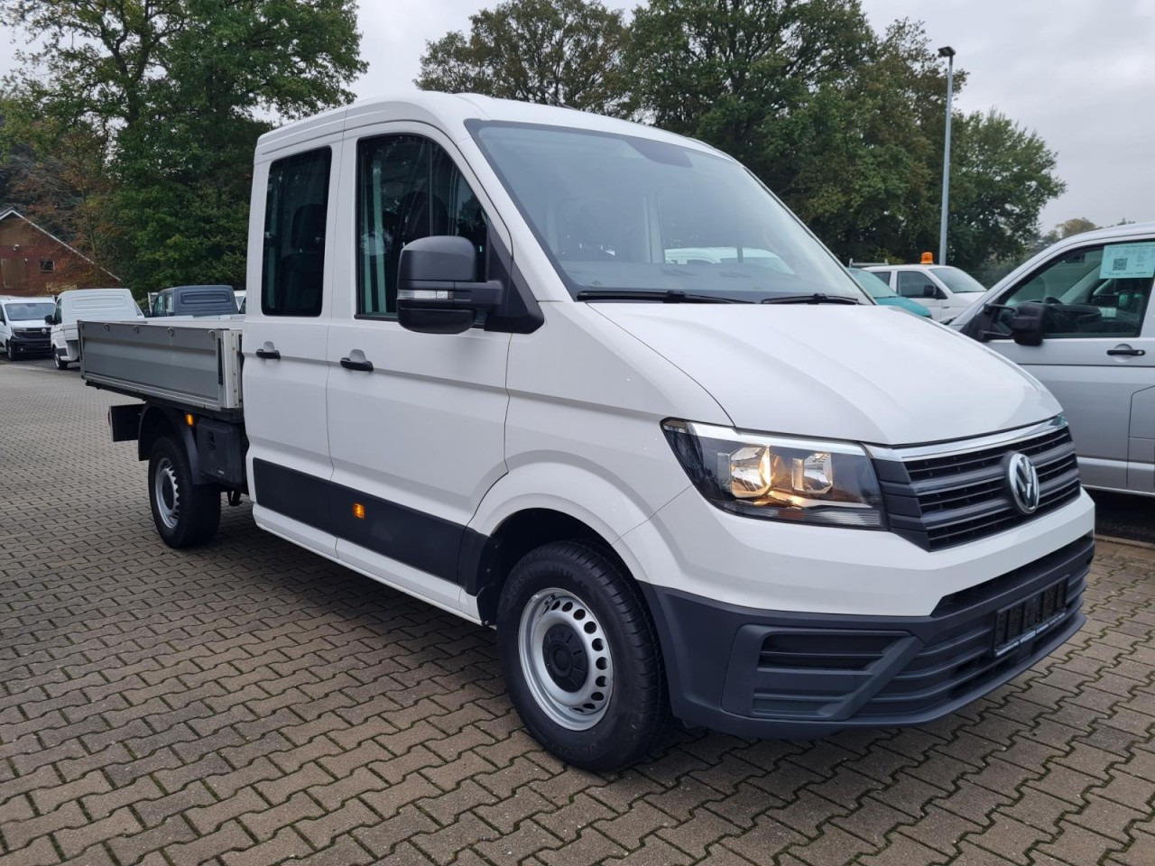 Volkswagen Crafter 35 Doka MR Pritsche AHK Klima 7 Sitzer - Van flatbed, Van kombi: gambar 3 Volkswagen Crafter 35 Doka MR Pritsche AHK Klima 7 Sitzer - Van flatbed, Van kombi: gambar 3