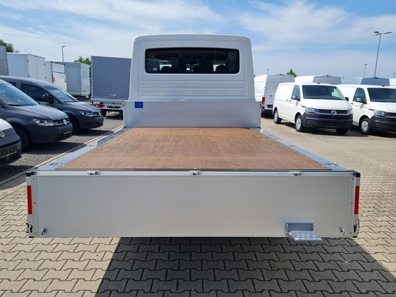 Volkswagen Crafter 35 Doka TDI MR LED KLIMA TEMPOMAT - Van flatbed, Van kombi: gambar 5 Volkswagen Crafter 35 Doka TDI MR LED KLIMA TEMPOMAT - Van flatbed, Van kombi: gambar 5