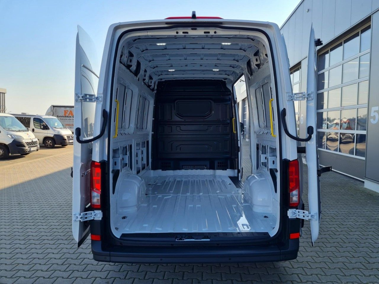 Volkswagen Crafter 35 Kasten MR L3H3 AG KLIMA KAMERA NAVI_A - Van panel: gambar 5 Volkswagen Crafter 35 Kasten MR L3H3 AG KLIMA KAMERA NAVI_A - Van panel: gambar 5