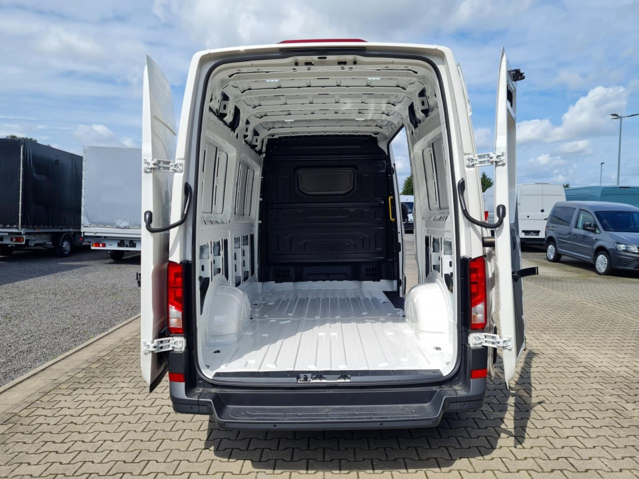 Volkswagen Crafter 35 Kasten MR L3H3 KLIMA KOMFORT PDC TEMPOMAT - Van panel: gambar 5 Volkswagen Crafter 35 Kasten MR L3H3 KLIMA KOMFORT PDC TEMPOMAT - Van panel: gambar 5
