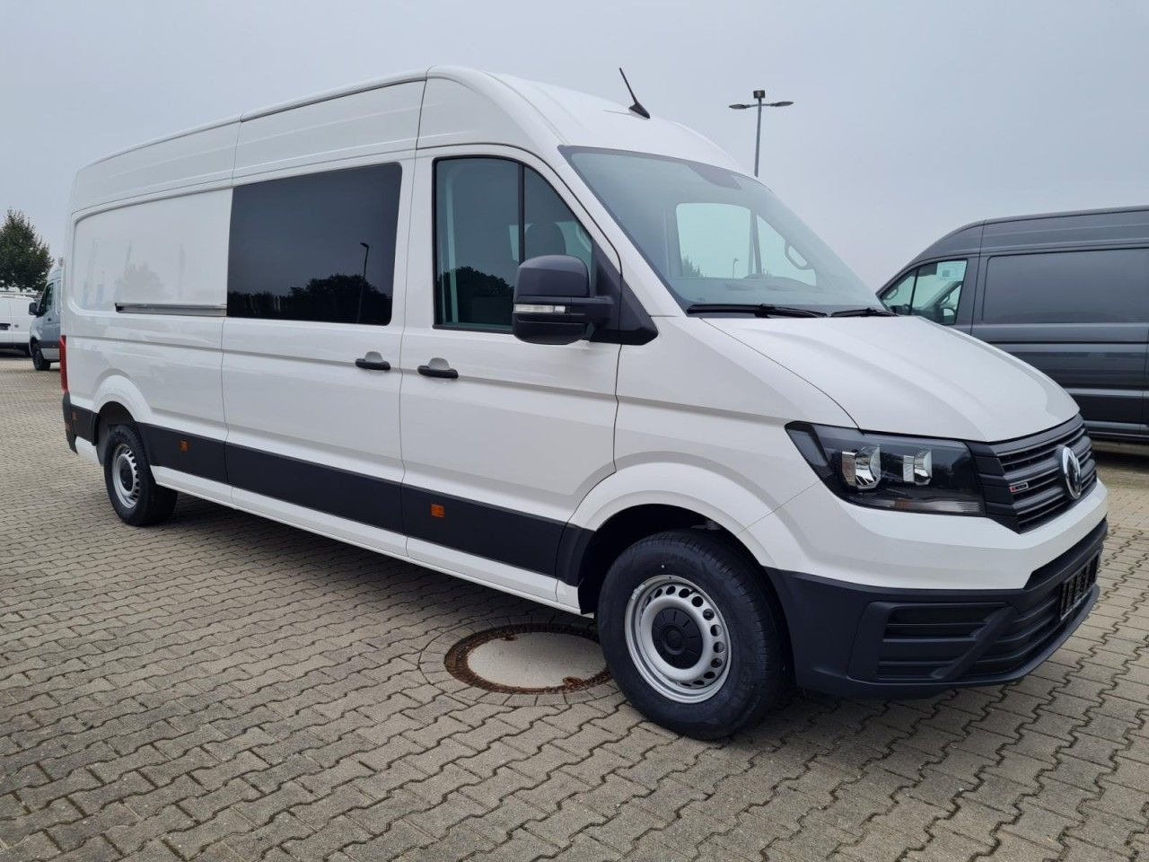 Volkswagen Crafter 35 Kasten Plus 4MOTION Doka Mixto L4H3 - Van panel, Van kombi: gambar 3 Volkswagen Crafter 35 Kasten Plus 4MOTION Doka Mixto L4H3 - Van panel, Van kombi: gambar 3