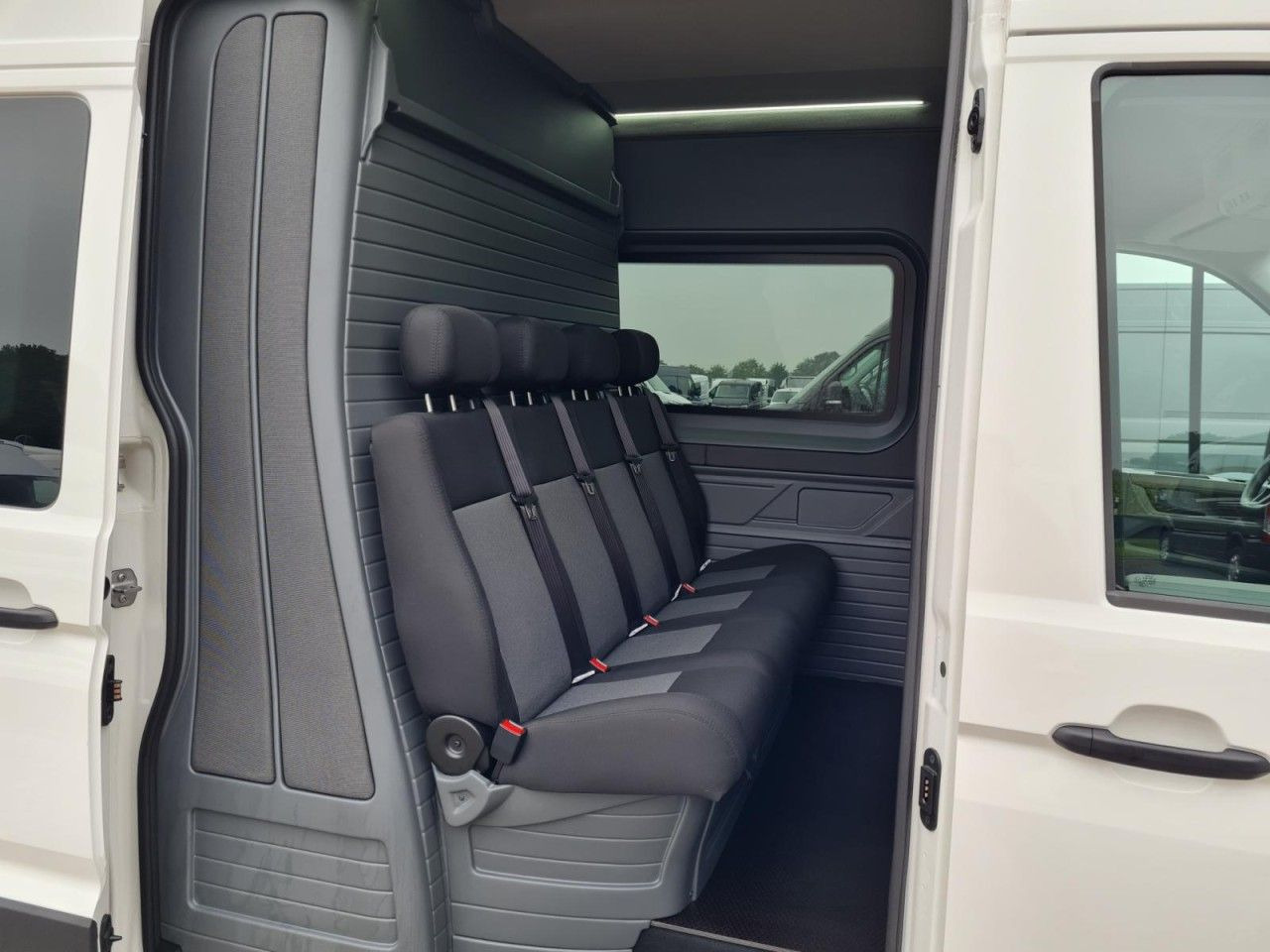 Volkswagen Crafter 35 Kasten Plus 4MOTION Doka Mixto L4H3 - Van panel, Van kombi: gambar 4 Volkswagen Crafter 35 Kasten Plus 4MOTION Doka Mixto L4H3 - Van panel, Van kombi: gambar 4