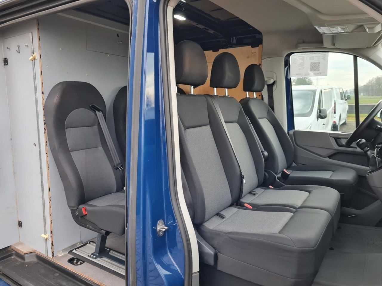 Volkswagen Crafter 35 Kasten Plus Doka mixto NAVI AHK 6 Sit - Van panel, Van kombi: gambar 5 Volkswagen Crafter 35 Kasten Plus Doka mixto NAVI AHK 6 Sit - Van panel, Van kombi: gambar 5