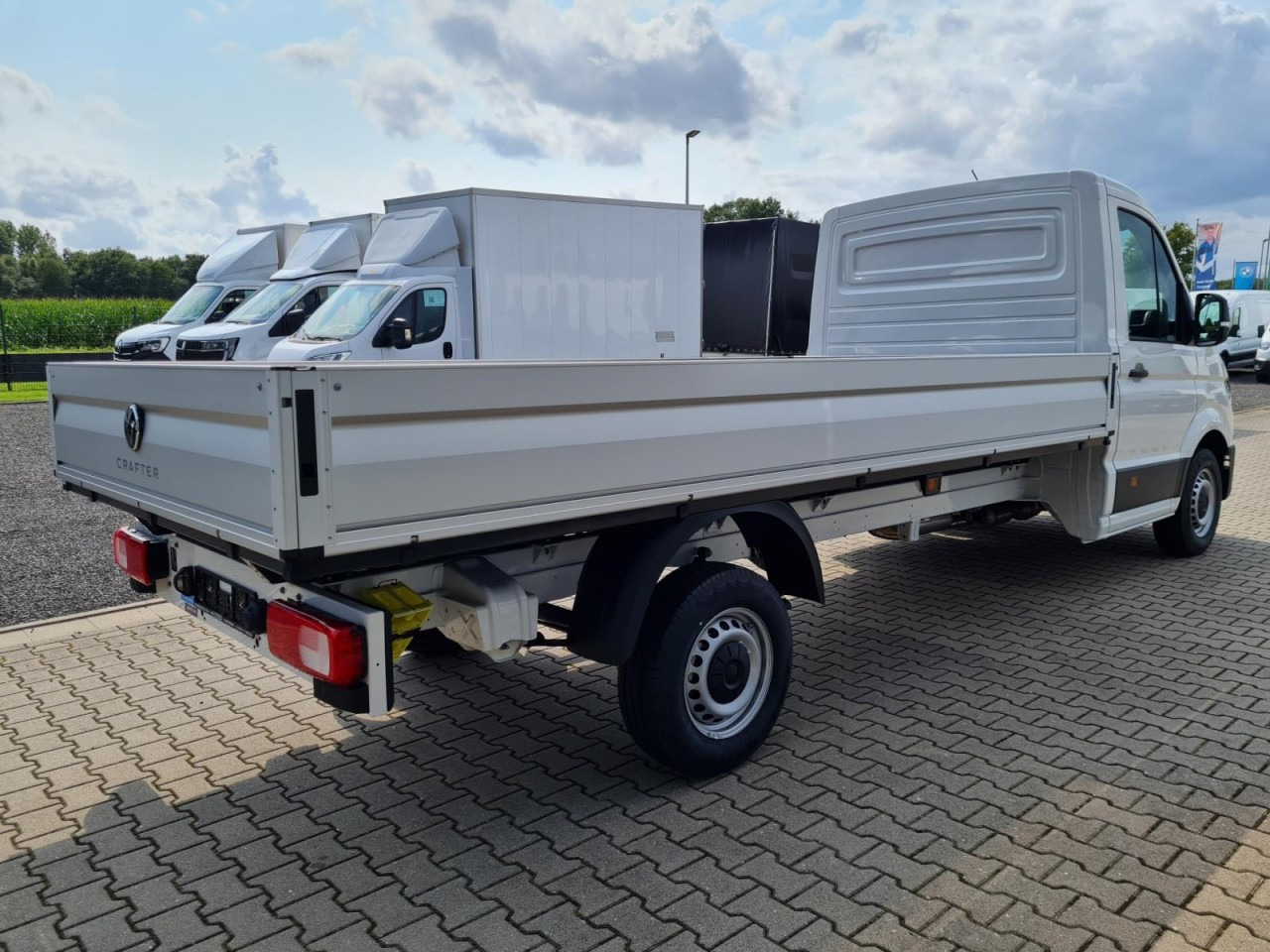 Volkswagen Crafter 35 Pritsche L4 lang KLIMA NAVI/APP TEMPOMAT - Van flatbed: gambar 4 Volkswagen Crafter 35 Pritsche L4 lang KLIMA NAVI/APP TEMPOMAT - Van flatbed: gambar 4