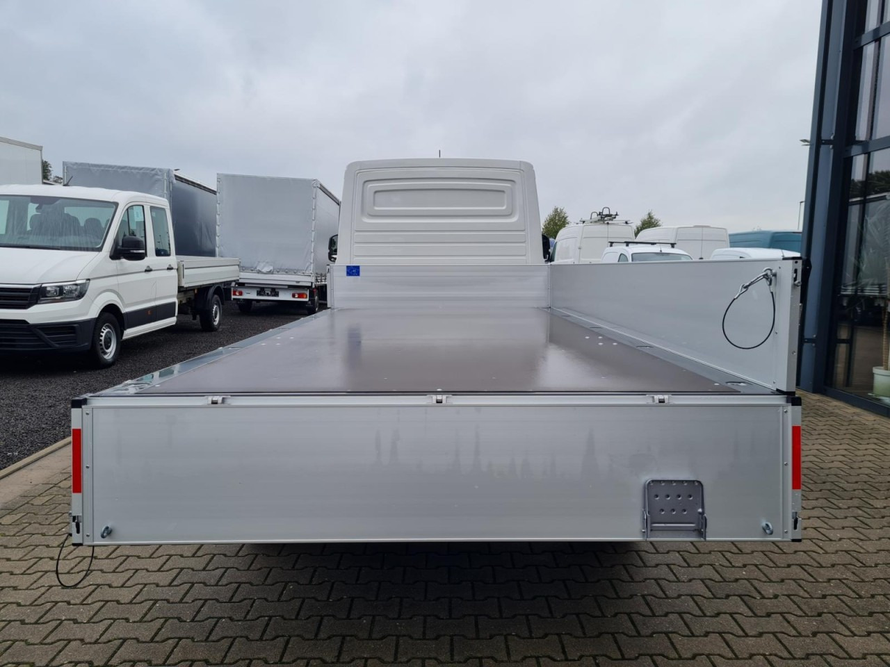 Volkswagen Crafter 35 Pritsche TDI Pritsche L4 KLIMA TEMPOMAT - Van flatbed: gambar 5 Volkswagen Crafter 35 Pritsche TDI Pritsche L4 KLIMA TEMPOMAT - Van flatbed: gambar 5