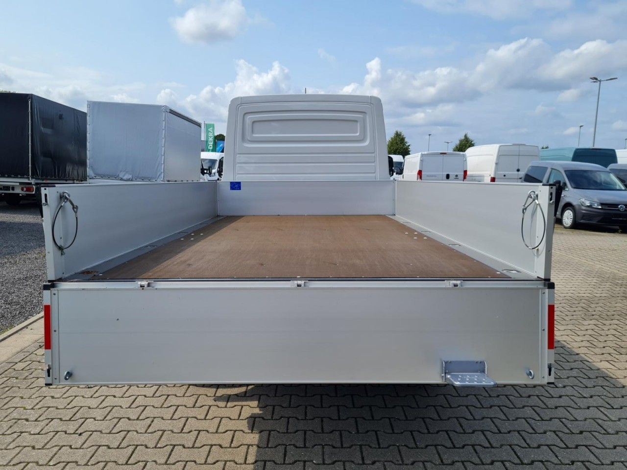 Volkswagen Crafter 35 Pritsche TDi MR L3 KLIMA TEMPOMAT - Van flatbed: gambar 5 Volkswagen Crafter 35 Pritsche TDi MR L3 KLIMA TEMPOMAT - Van flatbed: gambar 5