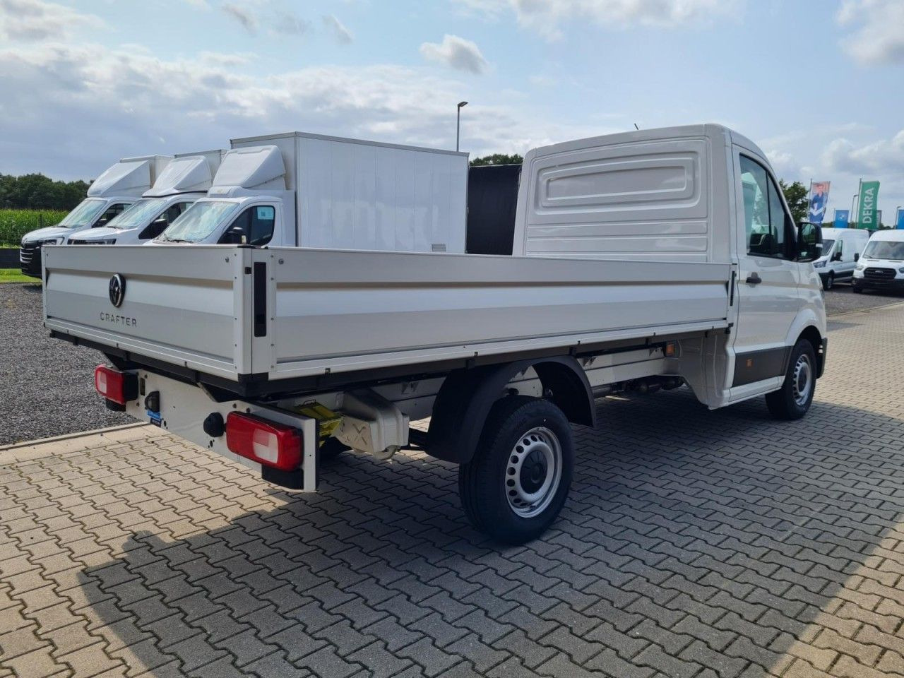 Volkswagen Crafter 35 Pritsche TDi MR L3 KLIMA TEMPOMAT - Van flatbed: gambar 4 Volkswagen Crafter 35 Pritsche TDi MR L3 KLIMA TEMPOMAT - Van flatbed: gambar 4