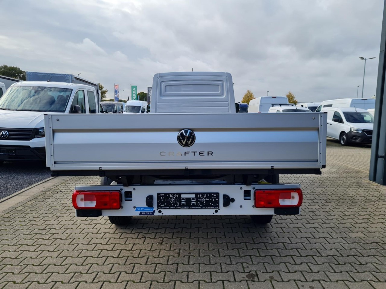 Volkswagen Crafter 35 Pritsche Tdi LR L4 KLIMA TEMPOMAT - Van flatbed: gambar 5 Volkswagen Crafter 35 Pritsche Tdi LR L4 KLIMA TEMPOMAT - Van flatbed: gambar 5