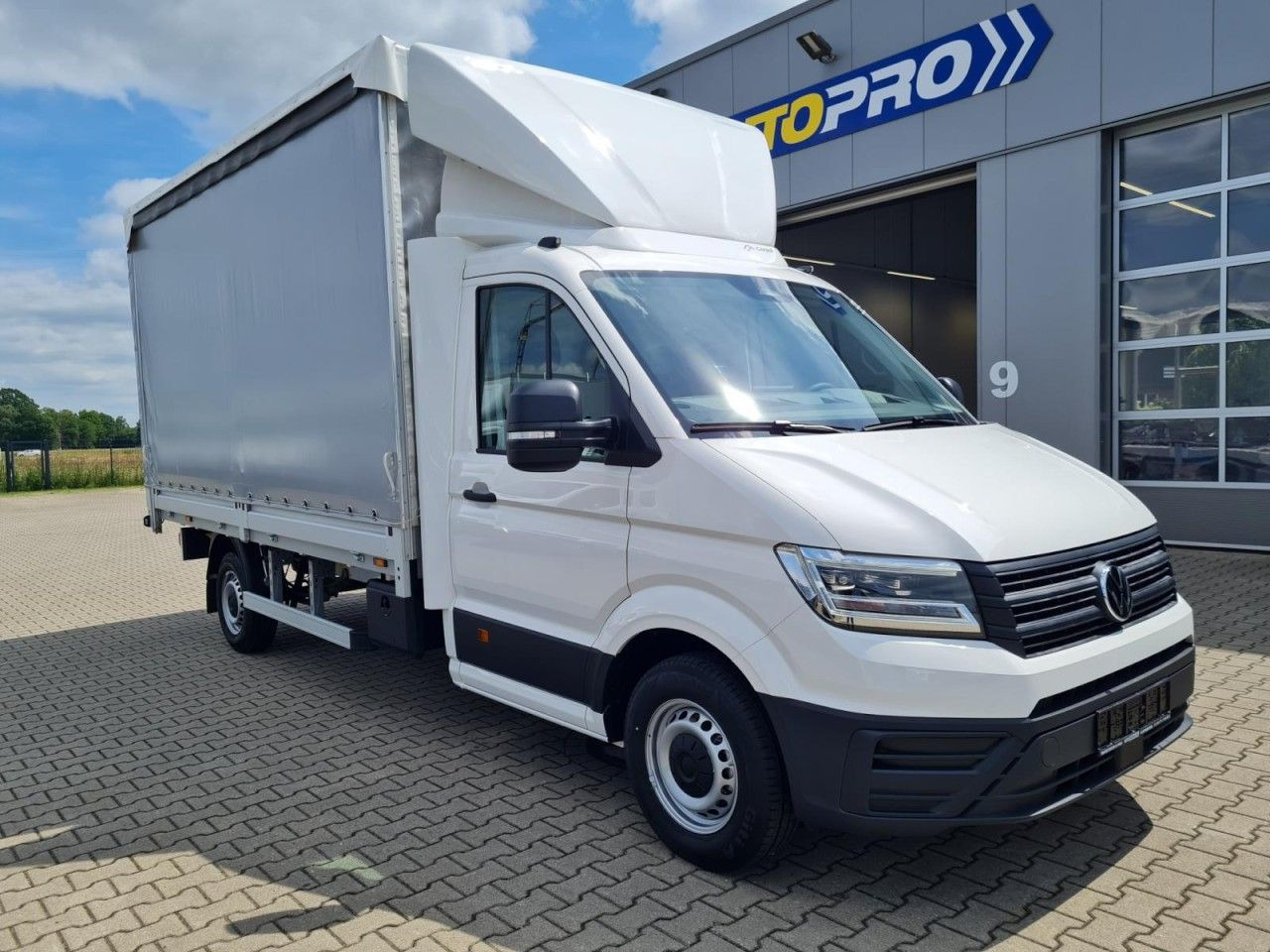 Volkswagen Crafter 35 TDI Pritsche Schiebe Plane LED TEMPOM - Van dengan terpal samping: gambar 3 Volkswagen Crafter 35 TDI Pritsche Schiebe Plane LED TEMPOM - Van dengan terpal samping: gambar 3