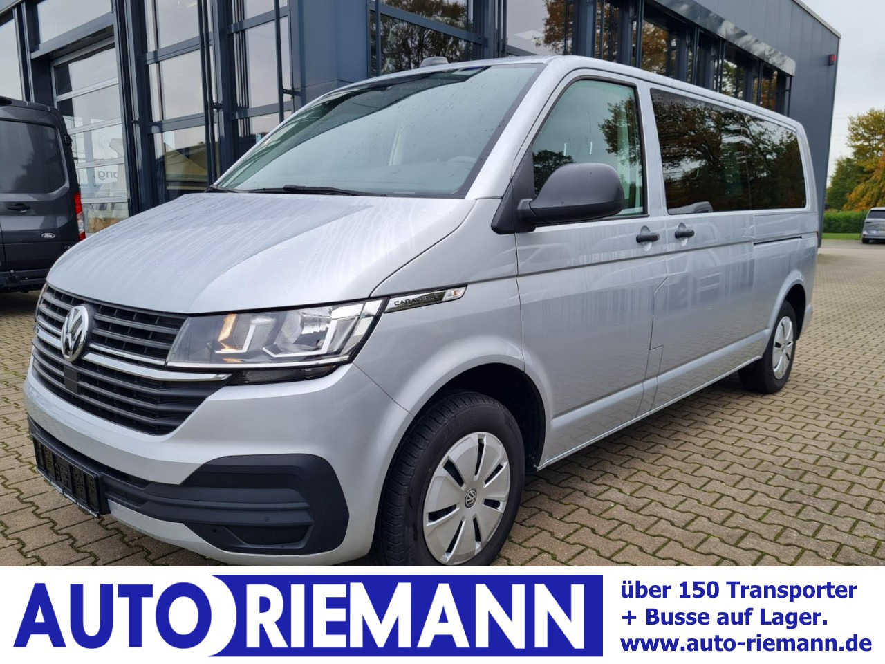 Volkswagen T6.1 Caravelle TDI lang 9 Sitzer 2 Schiebetüren Trendl. - Bus mini, Van penumpang: gambar 1 Volkswagen T6.1 Caravelle TDI lang 9 Sitzer 2 Schiebetüren Trendl. - Bus mini, Van penumpang: gambar 1