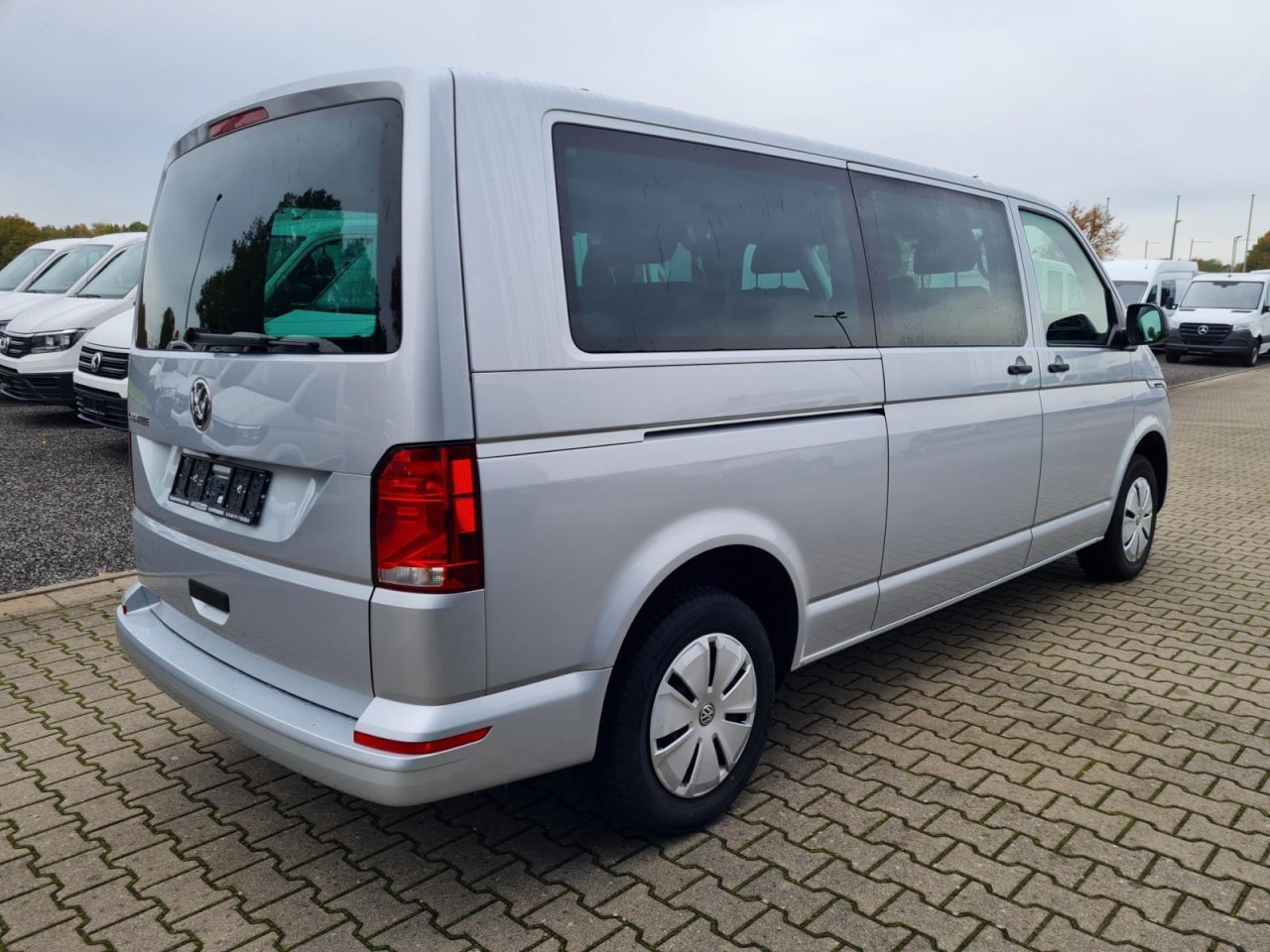 Volkswagen T6.1 Caravelle TDI lang 9 Sitzer 2 Schiebetüren Trendl. - Bus mini, Van penumpang: gambar 5 Volkswagen T6.1 Caravelle TDI lang 9 Sitzer 2 Schiebetüren Trendl. - Bus mini, Van penumpang: gambar 5