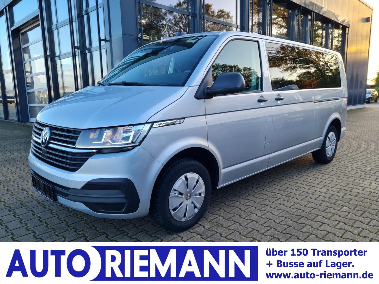 Volkswagen T6.1 Caravelle TDI lang 9 Sitzer 2 Schiebetüren Trendl. - Bus mini, Van penumpang: gambar 1 Volkswagen T6.1 Caravelle TDI lang 9 Sitzer 2 Schiebetüren Trendl. - Bus mini, Van penumpang: gambar 1