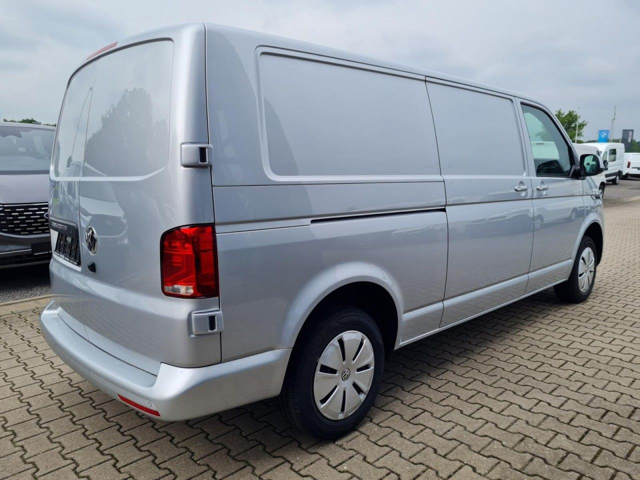 Volkswagen T6.1 Kasten TDI lang DSG LED KAMERA TEMPOMAT - Van kecil: gambar 4 Volkswagen T6.1 Kasten TDI lang DSG LED KAMERA TEMPOMAT - Van kecil: gambar 4