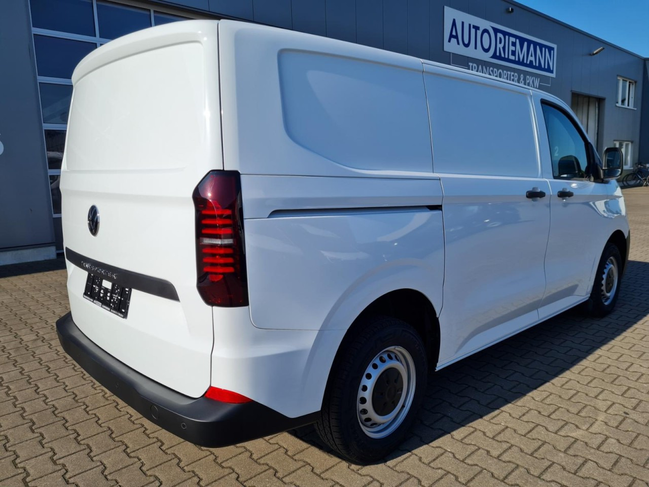 Volkswagen T7 Transporter Kasten TDi L1 Heckklappe KLIMA PDC - Van kecil: gambar 5 Volkswagen T7 Transporter Kasten TDi L1 Heckklappe KLIMA PDC - Van kecil: gambar 5