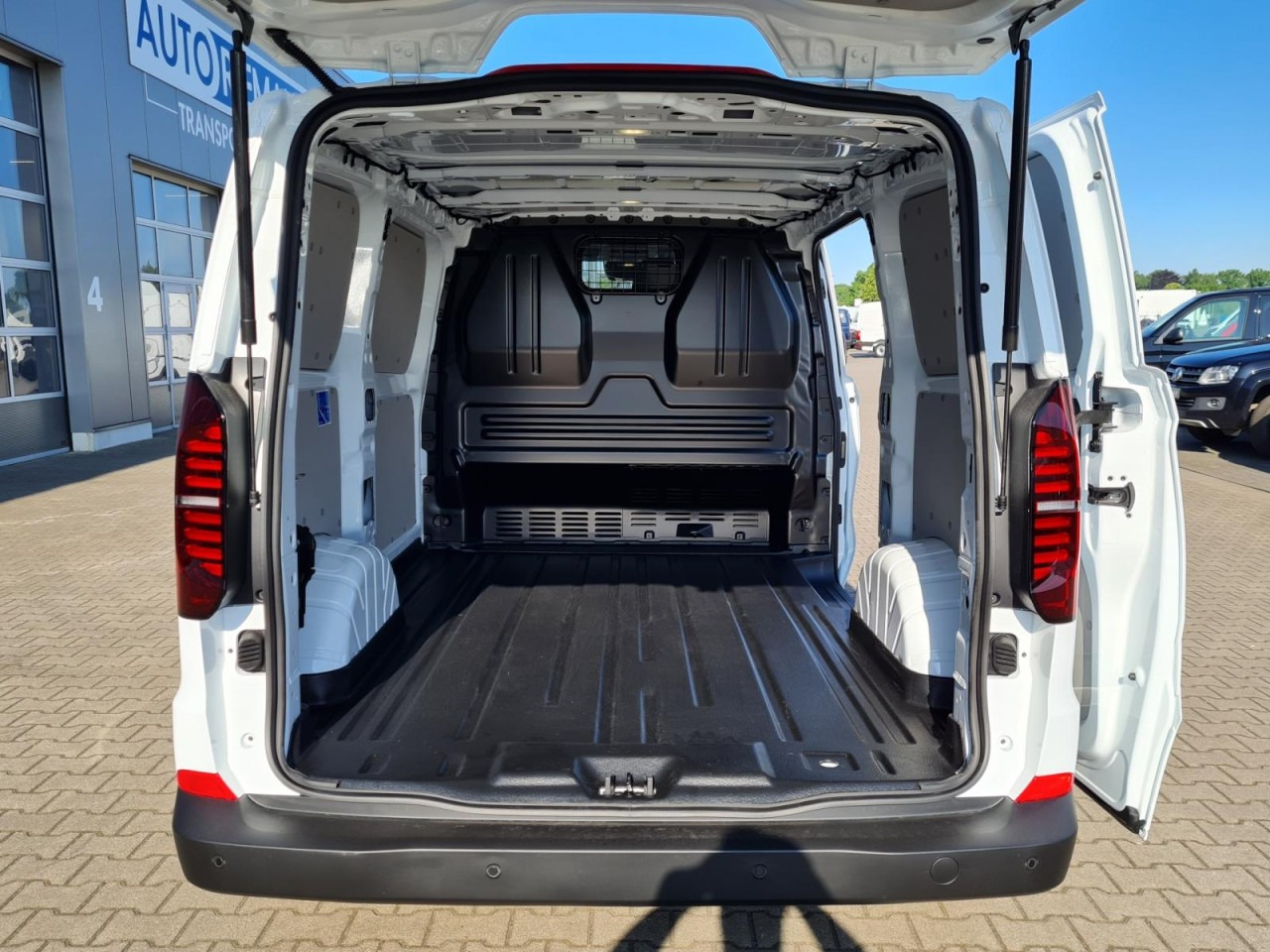 Volkswagen T7 Transporter Kasten Tdi KR Heckklappe PDC KLIMA - Van kecil: gambar 5 Volkswagen T7 Transporter Kasten Tdi KR Heckklappe PDC KLIMA - Van kecil: gambar 5