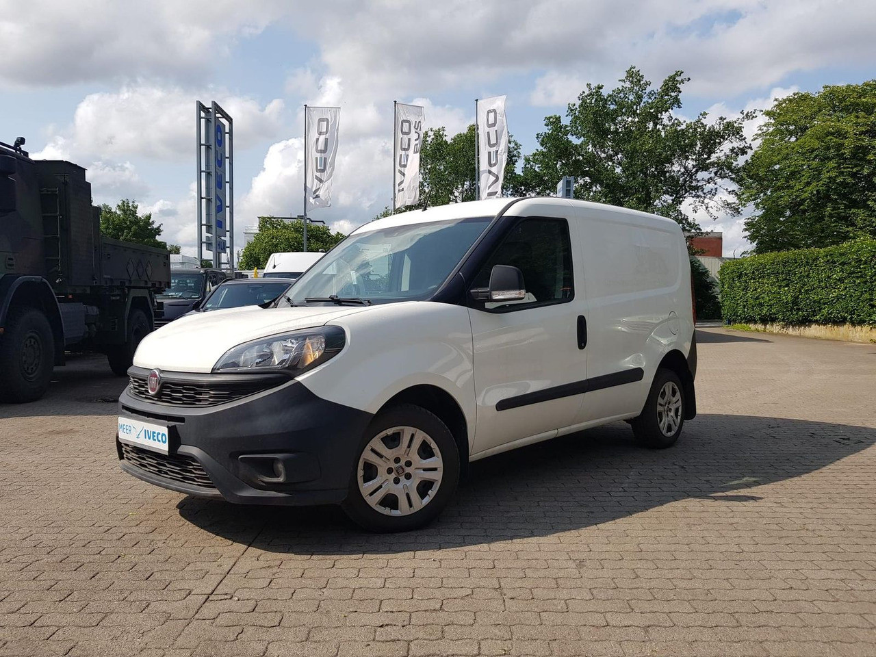 Fiat Doblo Kastenwagen SX 1.3 Klima, Radio mit Nav... - Van penumpang: gambar 1 Fiat Doblo Kastenwagen SX 1.3 Klima, Radio mit Nav... - Van penumpang: gambar 1