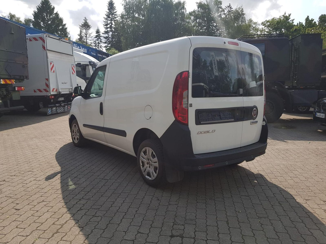 Fiat Doblo Kastenwagen SX 1.3 Klima, Radio mit Nav... - Van penumpang: gambar 3 Fiat Doblo Kastenwagen SX 1.3 Klima, Radio mit Nav... - Van penumpang: gambar 3