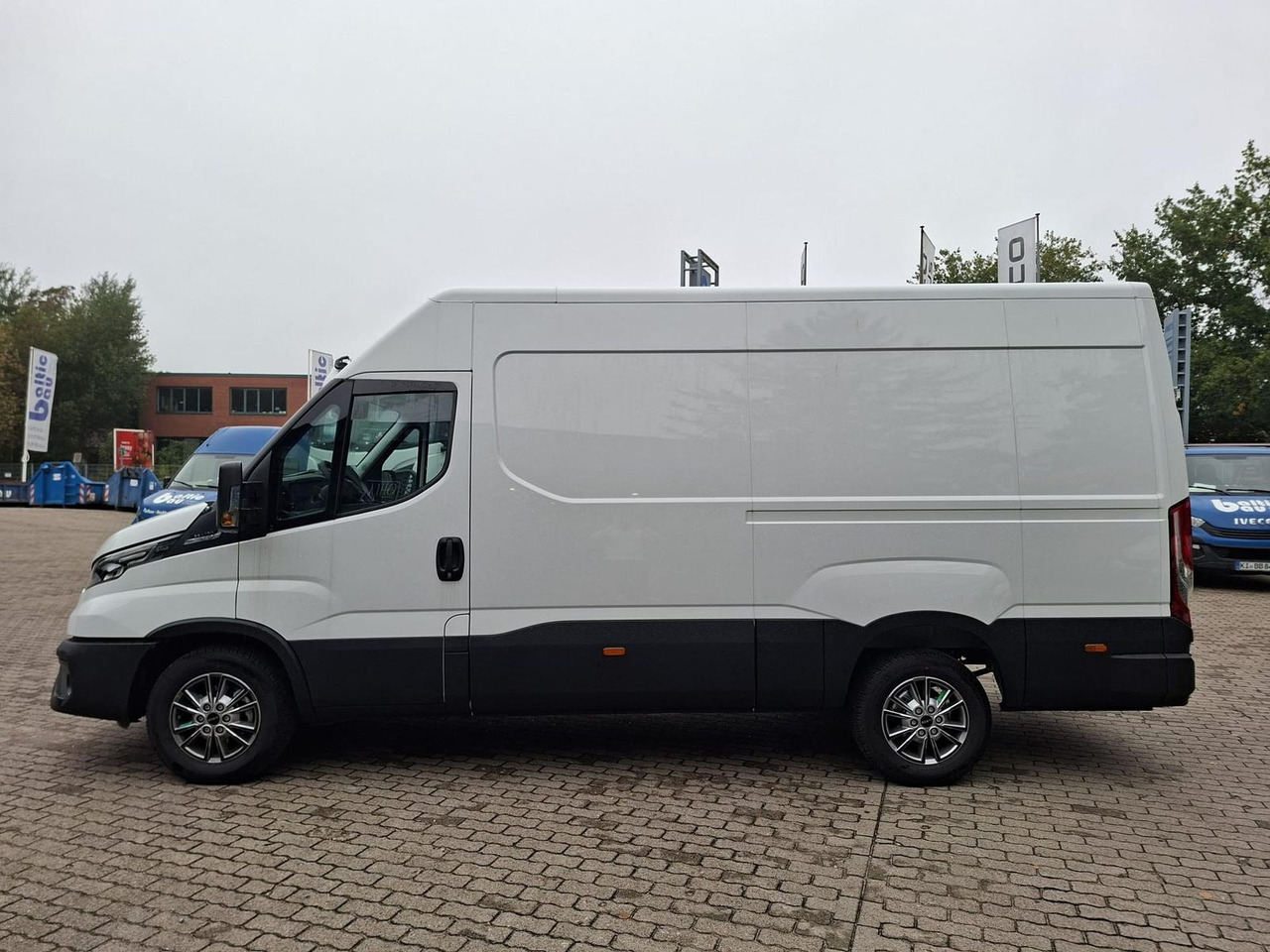 Iveco 35S16A8V Klima, Radio, Kamera ab 0% Finanzierbar - Van panel: gambar 2 Iveco 35S16A8V Klima, Radio, Kamera ab 0% Finanzierbar - Van panel: gambar 2