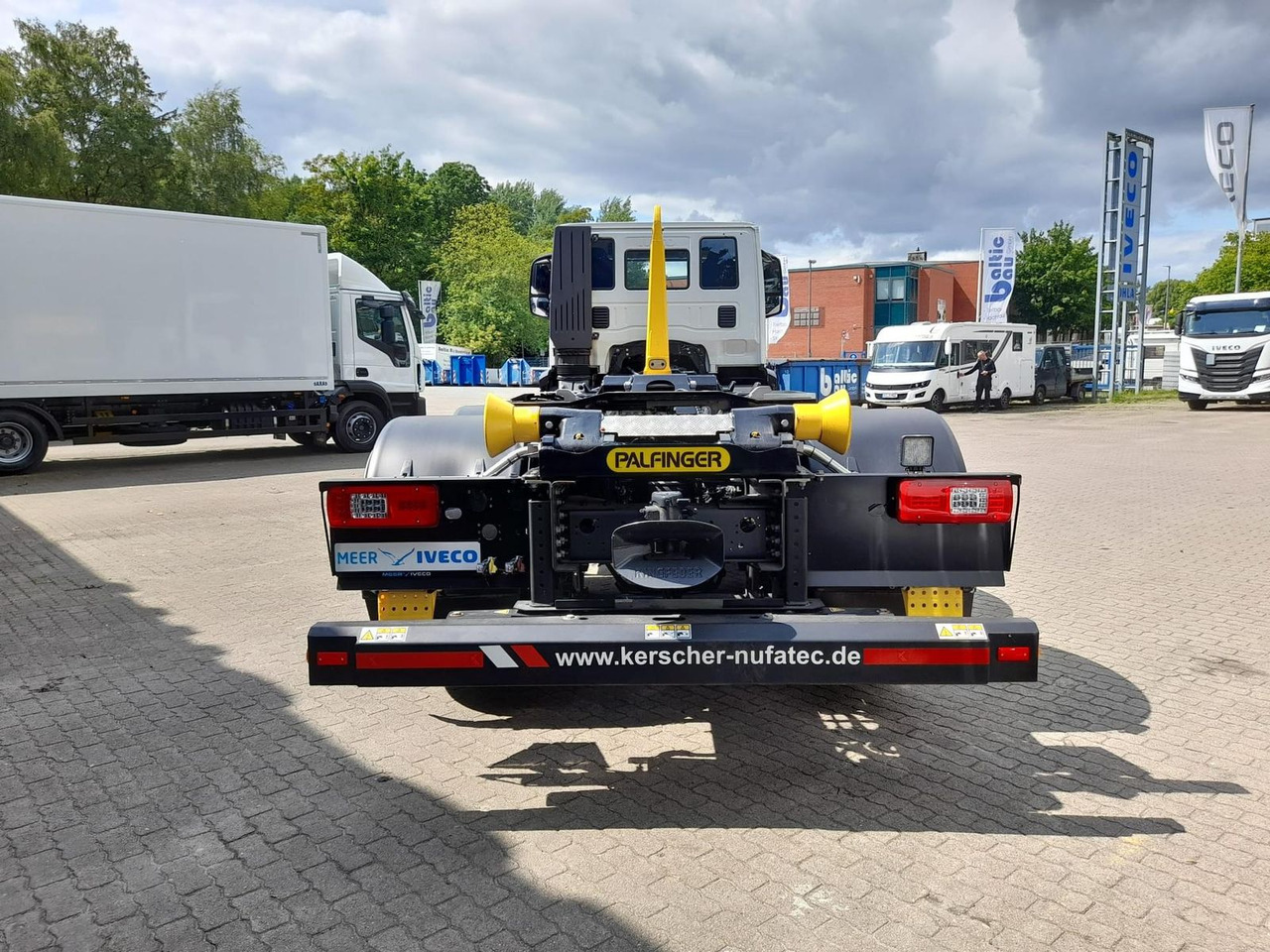 Iveco AD280X46Y/PS ON PALFINGER Lenk Lift - Hook lift: gambar 4 Iveco AD280X46Y/PS ON PALFINGER Lenk Lift - Hook lift: gambar 4