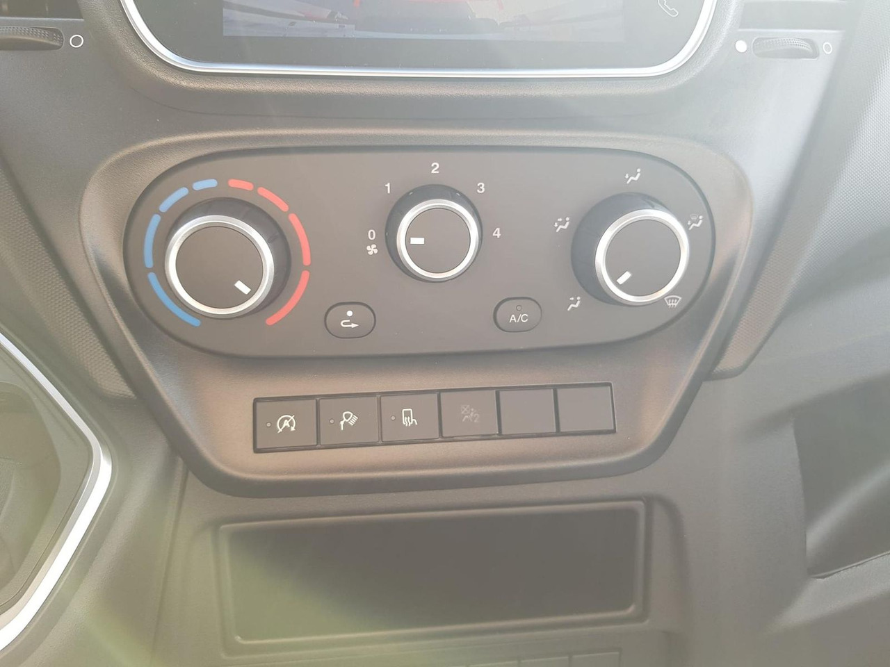 Van panel Iveco Daily 35S14A8 V Y mit Rückfahrkamera und Radi...: gambar 15