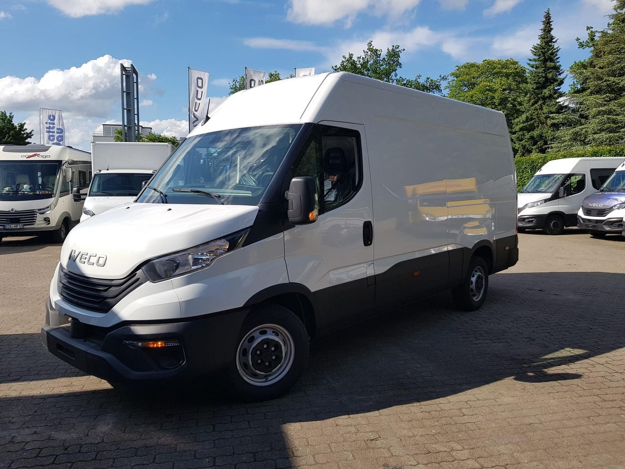 Iveco Daily 35S14A8 V Y mit Rückfahrkamera und Radi... - Van panel: gambar 1 Iveco Daily 35S14A8 V Y mit Rückfahrkamera und Radi... - Van panel: gambar 1