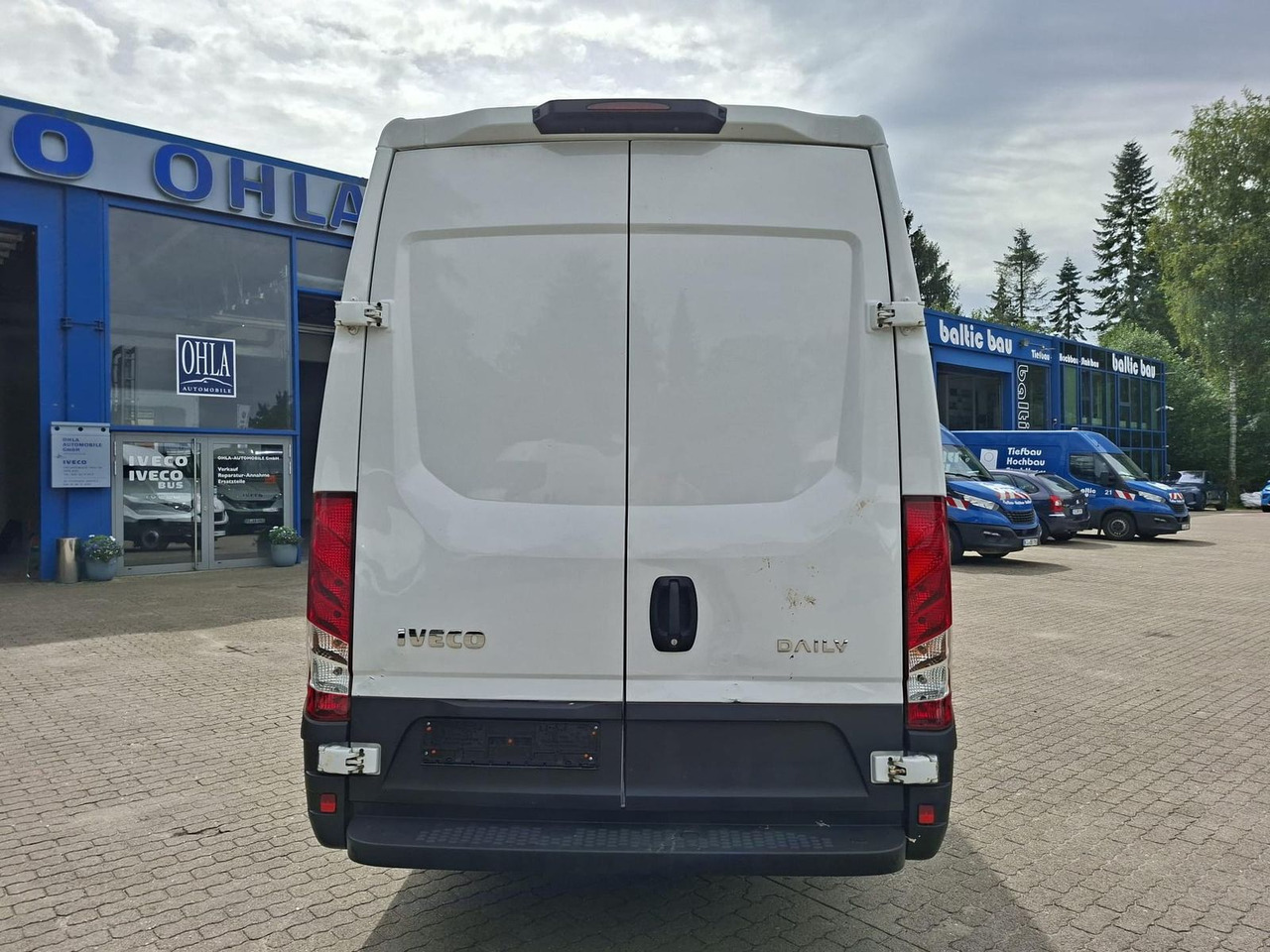 Iveco Daily 35S16A8V KLIMA*RADIO* - Van panel: gambar 4 Iveco Daily 35S16A8V KLIMA*RADIO* - Van panel: gambar 4