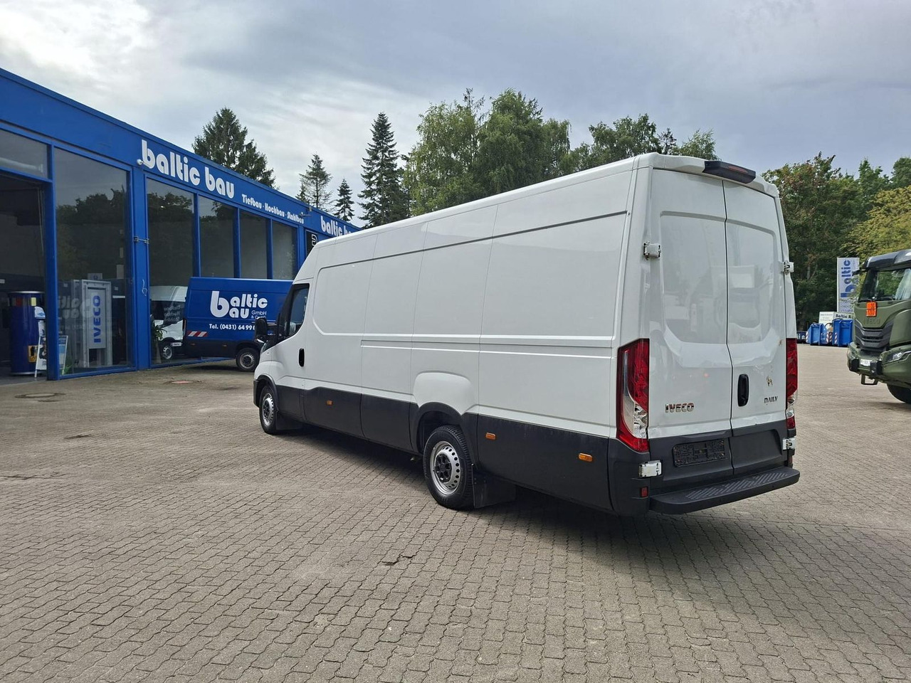 Iveco Daily 35S16A8V KLIMA*RADIO* - Van panel: gambar 3 Iveco Daily 35S16A8V KLIMA*RADIO* - Van panel: gambar 3