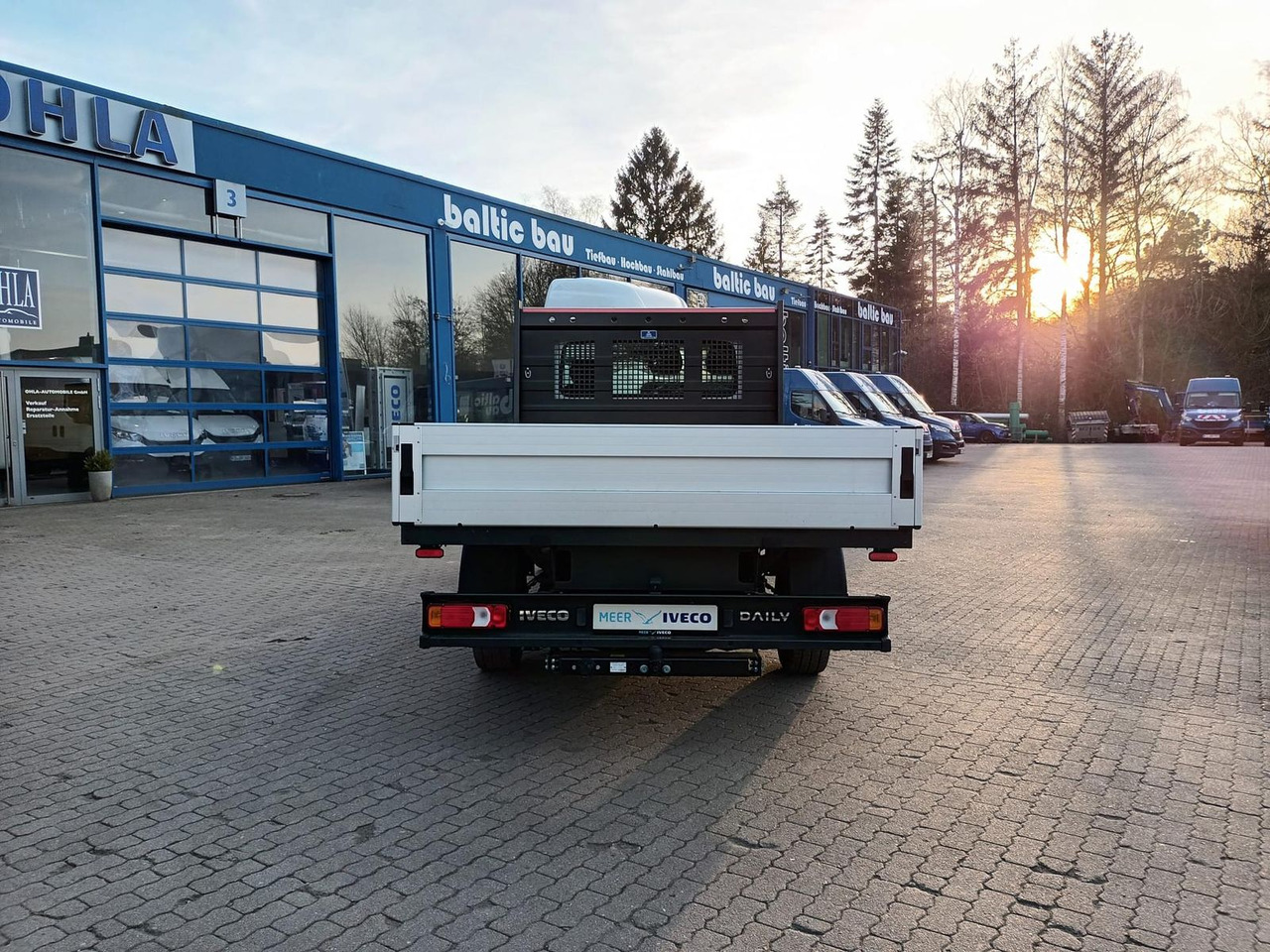 Iveco Daily 35S16H3.0 Pritsche,AHK, Rückfahrkamera... - Van flatbed: gambar 3 Iveco Daily 35S16H3.0 Pritsche,AHK, Rückfahrkamera... - Van flatbed: gambar 3
