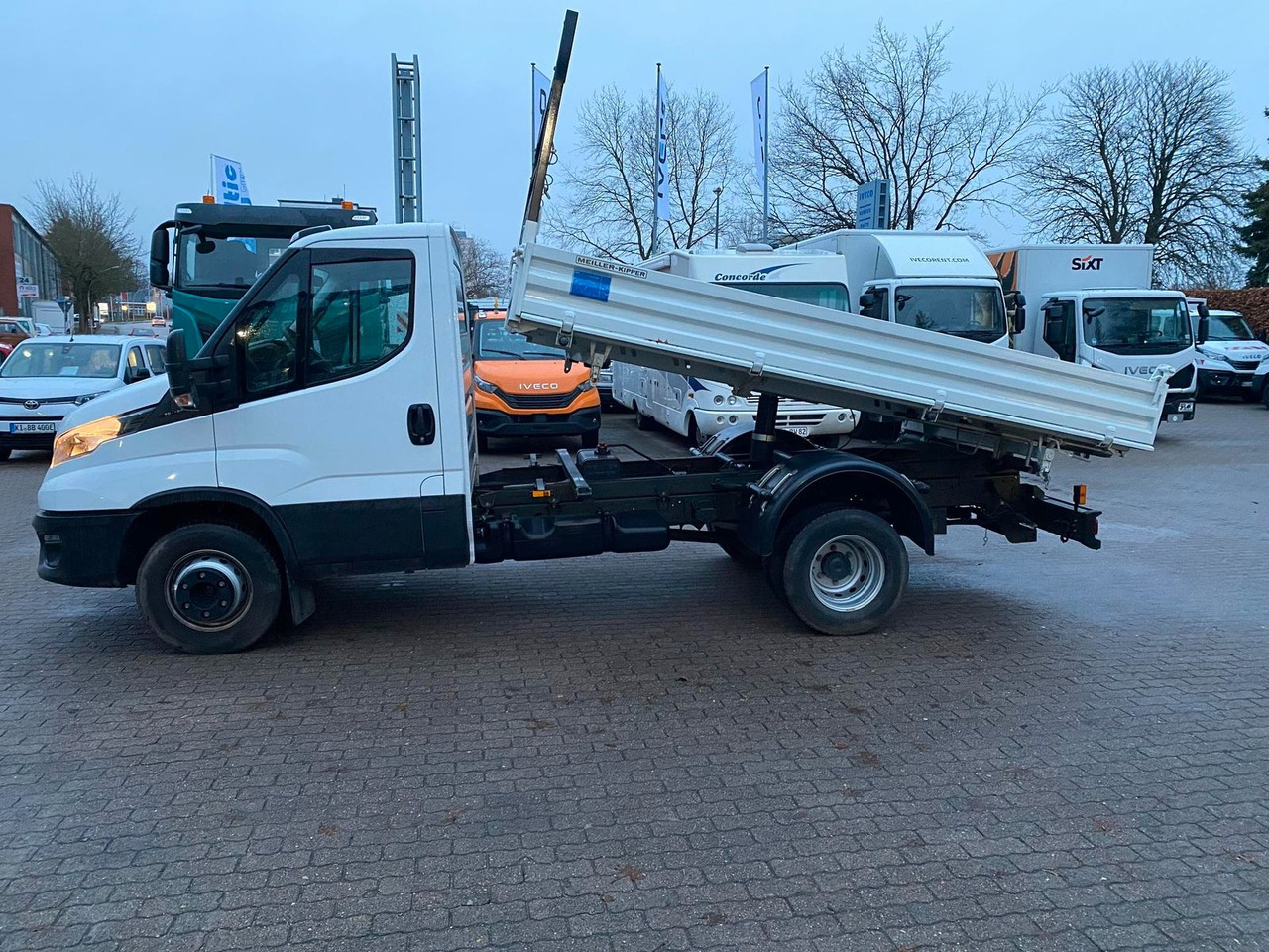 Iveco Daily 70C18H Meiler Dreiseitenkipper*AHK*RADI... - Van jungkit: gambar 2 Iveco Daily 70C18H Meiler Dreiseitenkipper*AHK*RADI... - Van jungkit: gambar 2