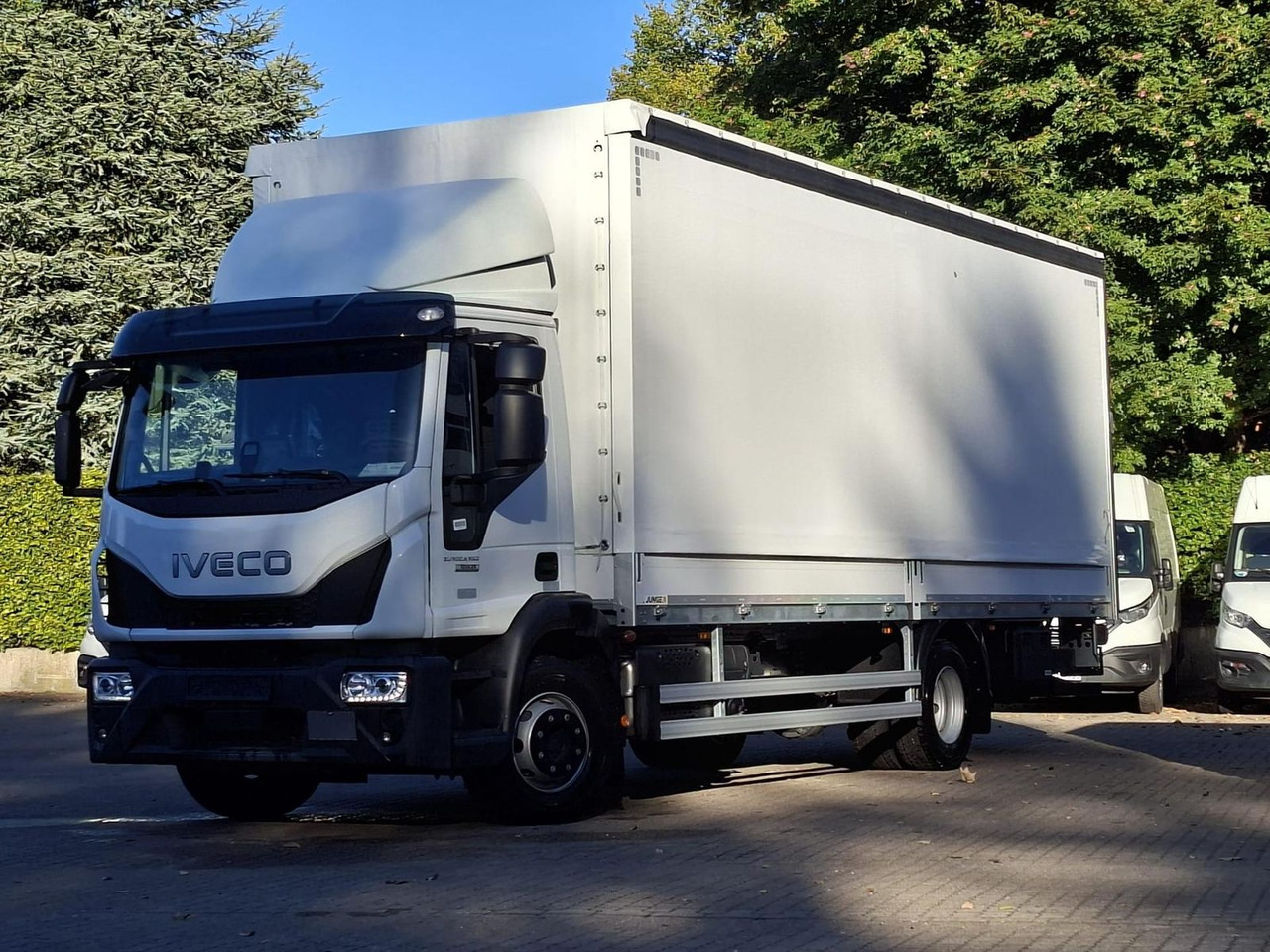 Iveco ML120E25/P JUNGE KOFFER LBW 1,5t AHK 185 kW (... - Van box: gambar 1 Iveco ML120E25/P JUNGE KOFFER LBW 1,5t AHK 185 kW (... - Van box: gambar 1