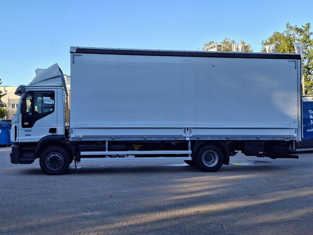 Iveco ML120E25/P JUNGE KOFFER LBW 1,5t AHK 185 kW (... - Van box: gambar 2 Iveco ML120E25/P JUNGE KOFFER LBW 1,5t AHK 185 kW (... - Van box: gambar 2