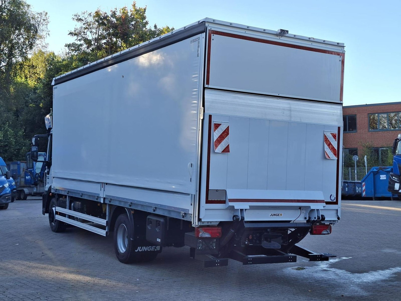 Iveco ML120E25/P JUNGE KOFFER LBW 1,5t AHK 185 kW (... - Van box: gambar 4 Iveco ML120E25/P JUNGE KOFFER LBW 1,5t AHK 185 kW (... - Van box: gambar 4